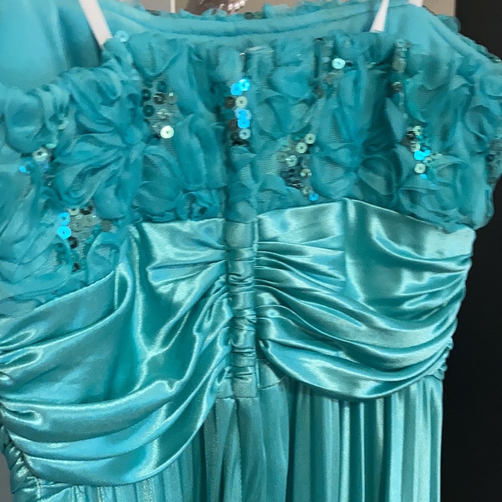 Prom dress - Picture 4 of 4
